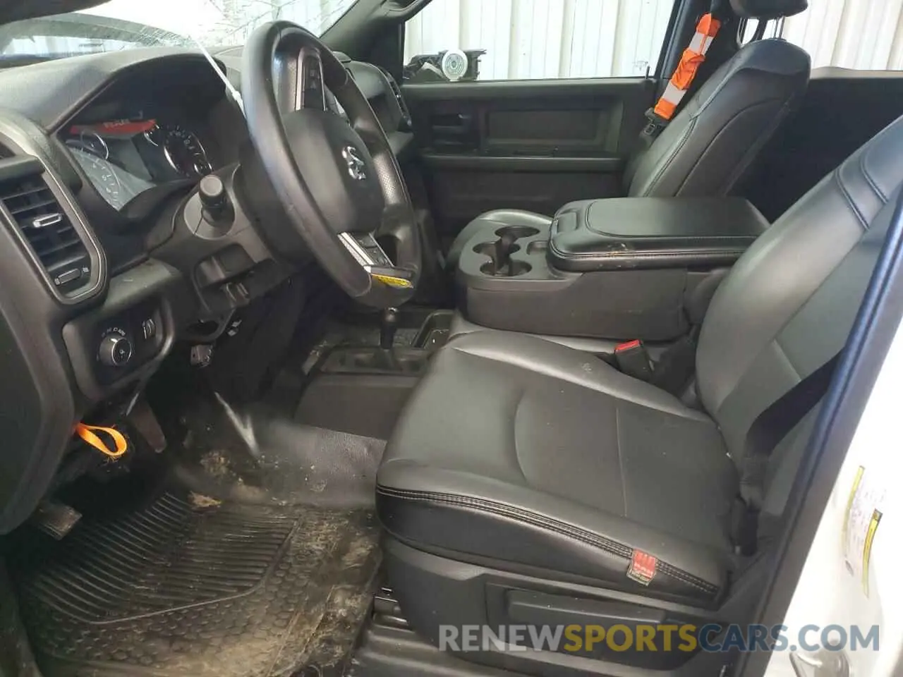7 fotografías del automóvil dañado 3C6UR5HJ9PG587488 RAM 2500 2023