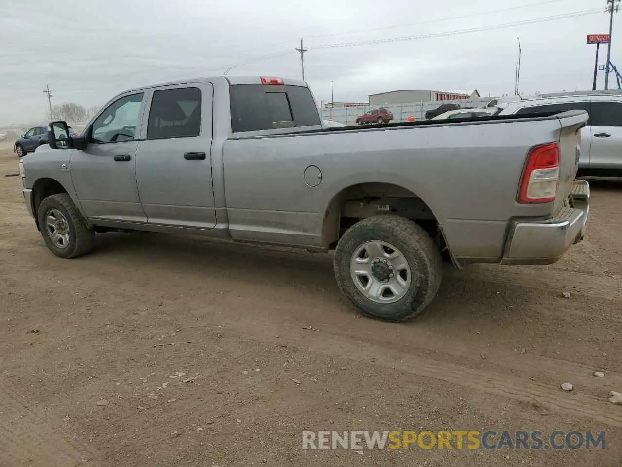 2 fotografías del automóvil dañado 3C6UR5HL7PG538646 RAM 2500 2023