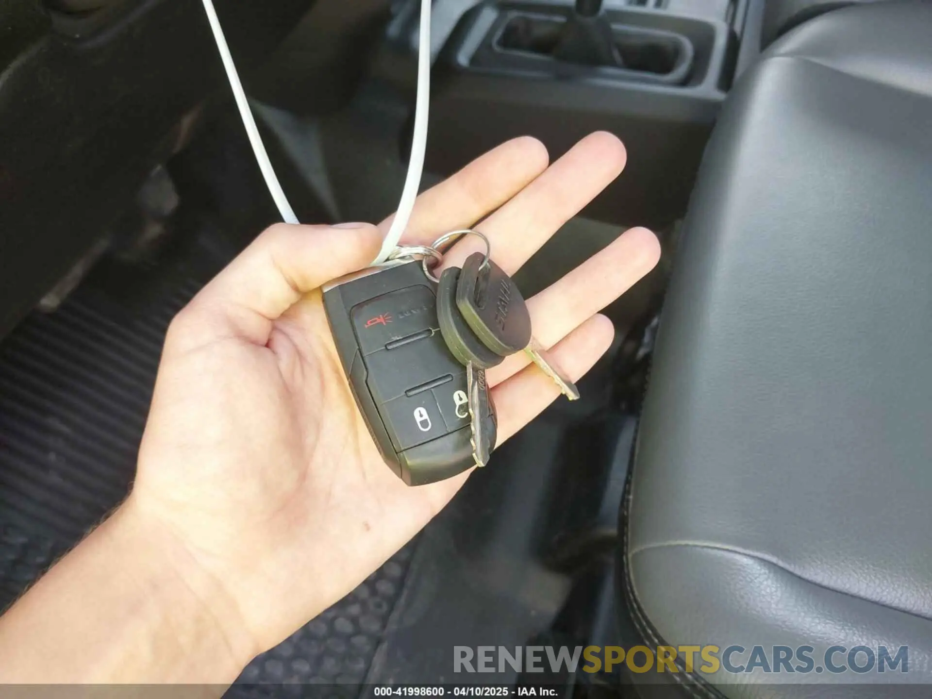 11 fotografías del automóvil dañado 3C6UR5HL7PG547413 RAM 2500 2023