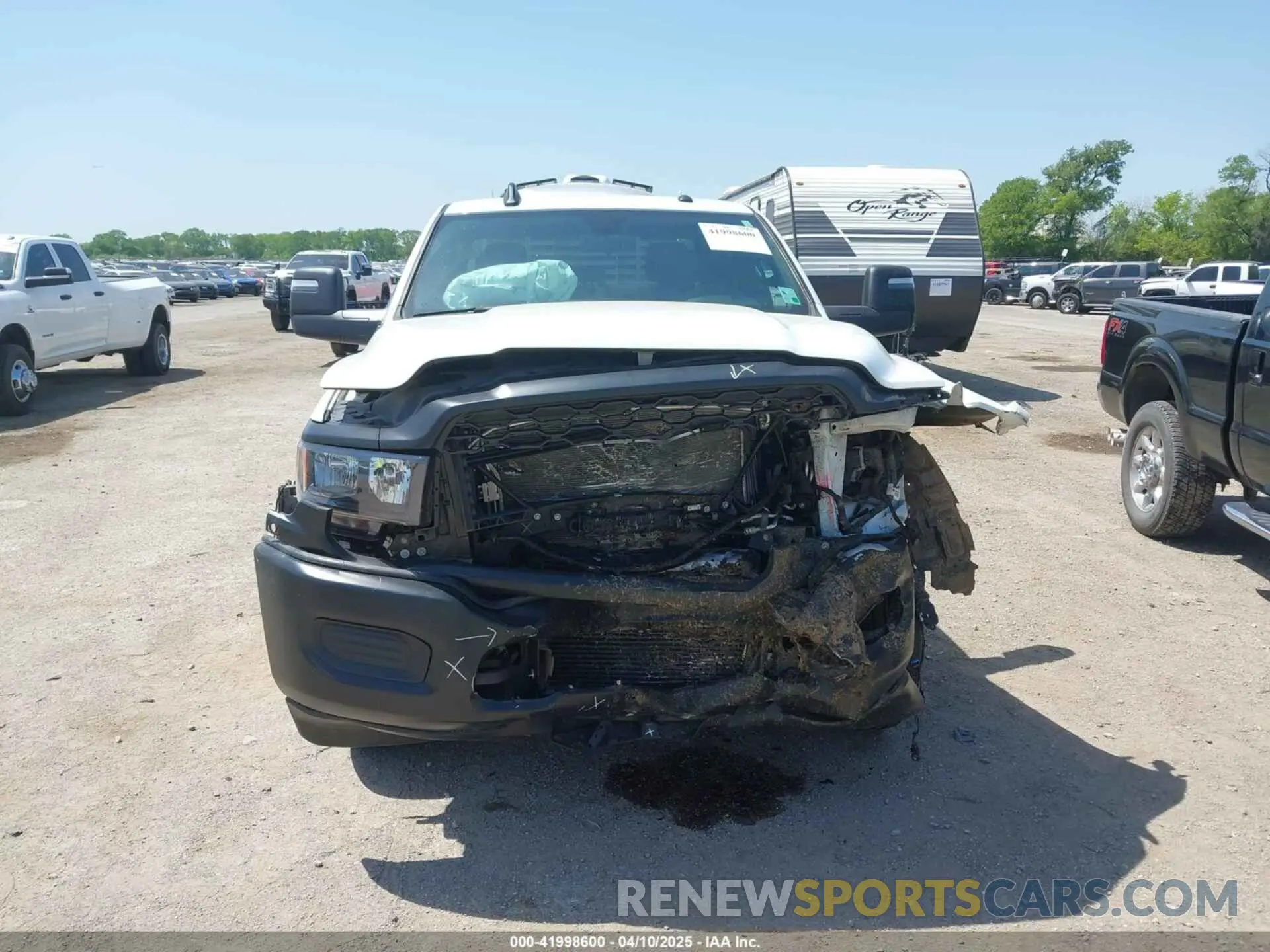 12 fotografías del automóvil dañado 3C6UR5HL7PG547413 RAM 2500 2023