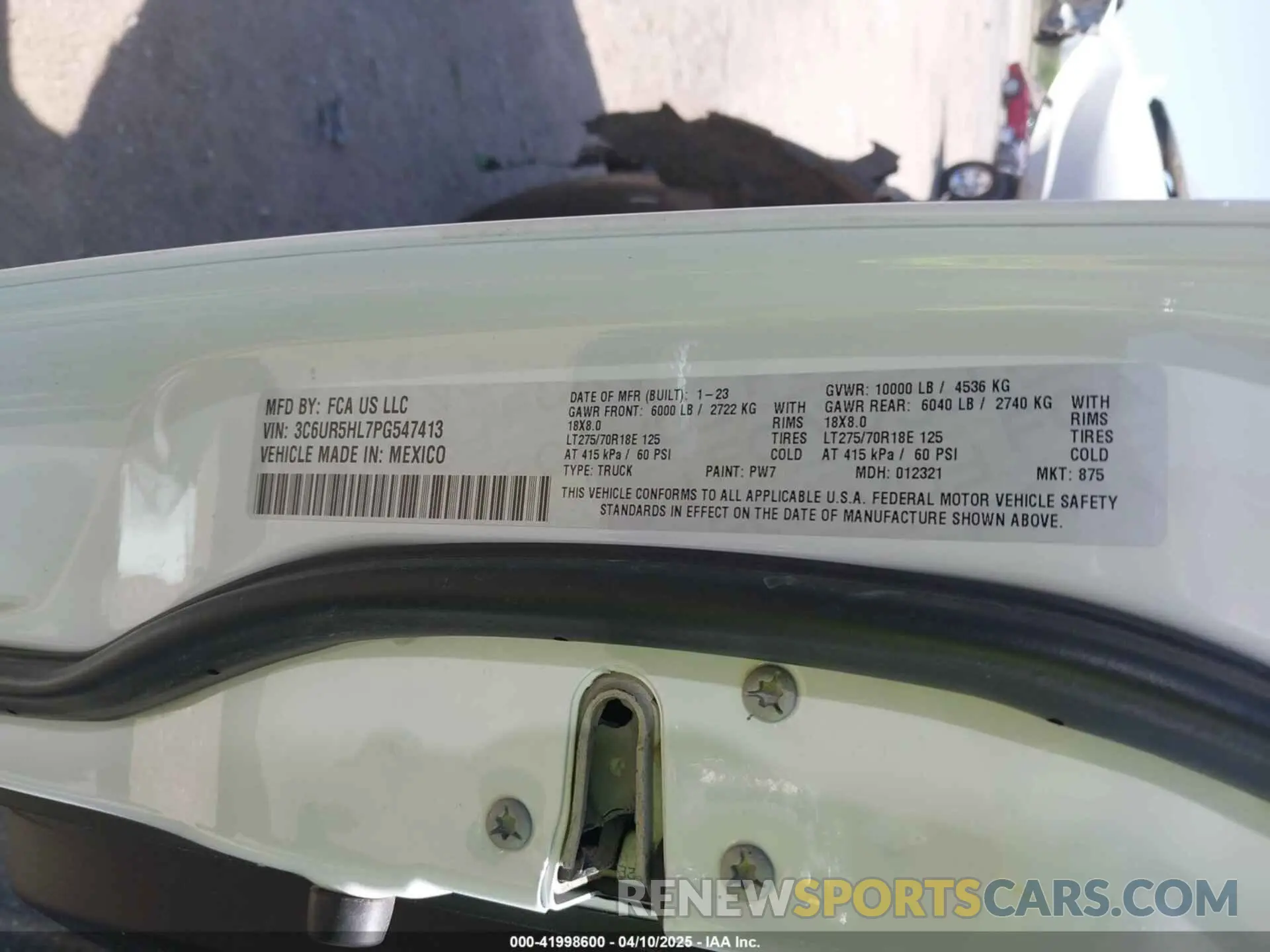 9 fotografías del automóvil dañado 3C6UR5HL7PG547413 RAM 2500 2023