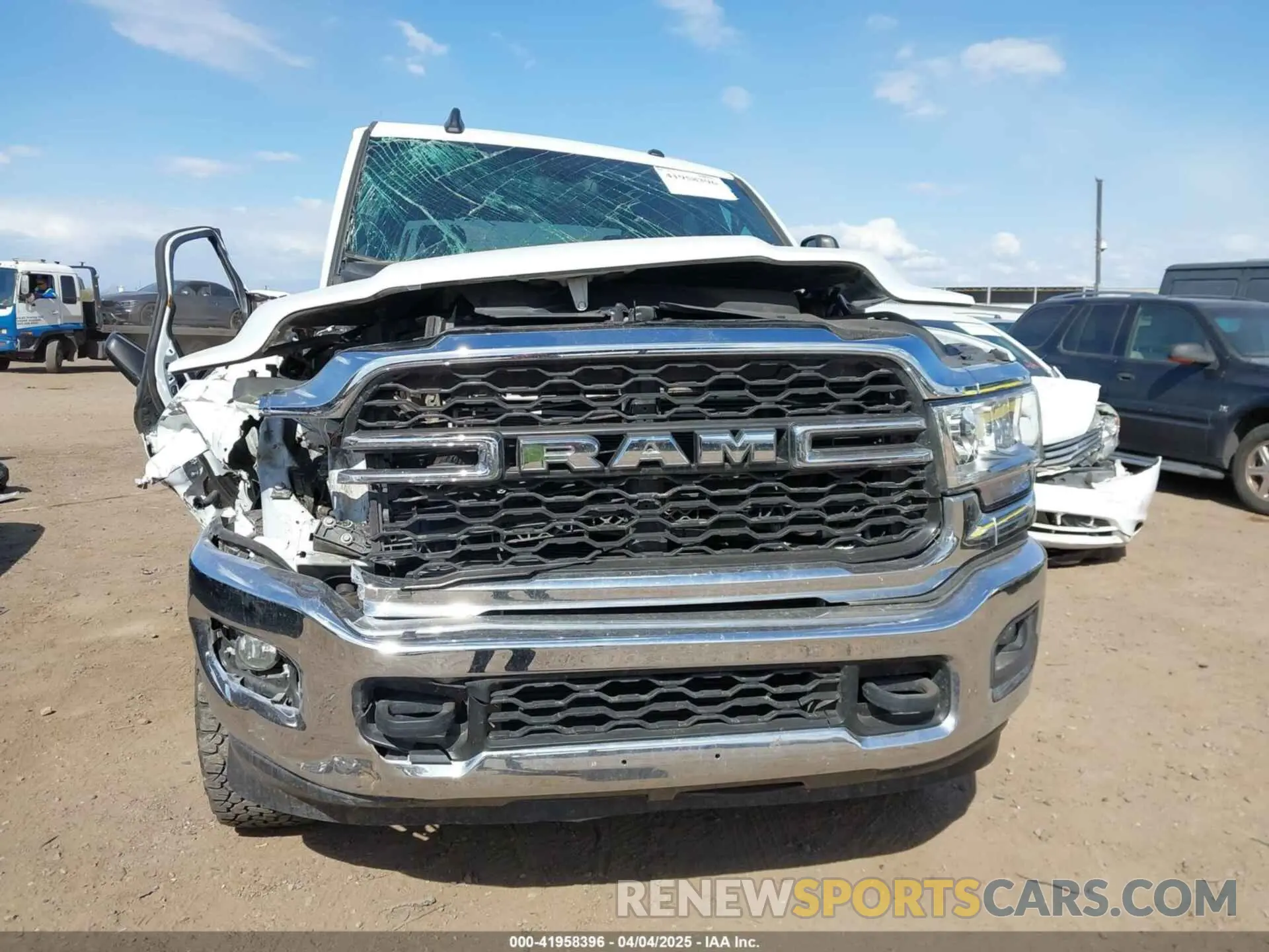 6 fotografías del automóvil dañado 3C6UR5HL9PG544416 RAM 2500 2023