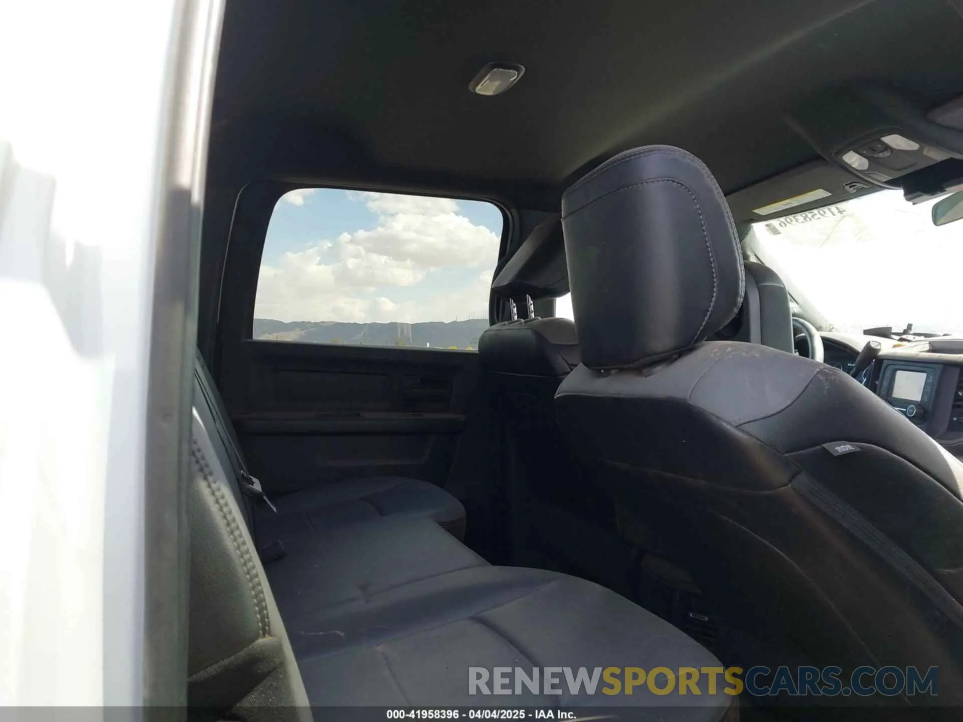 8 fotografías del automóvil dañado 3C6UR5HL9PG544416 RAM 2500 2023