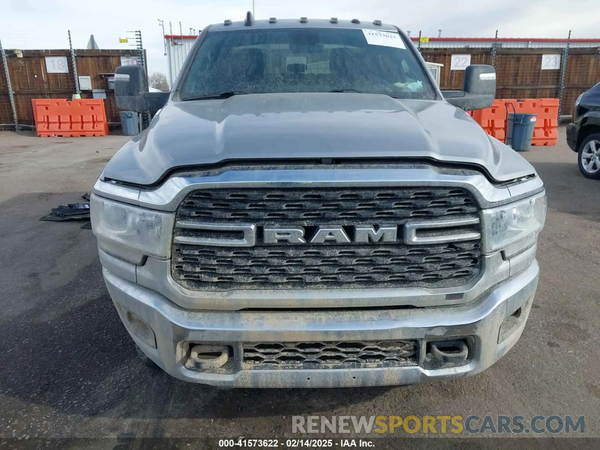 12 fotografías del automóvil dañado 3C6UR5JJXPG586831 RAM 2500 2023