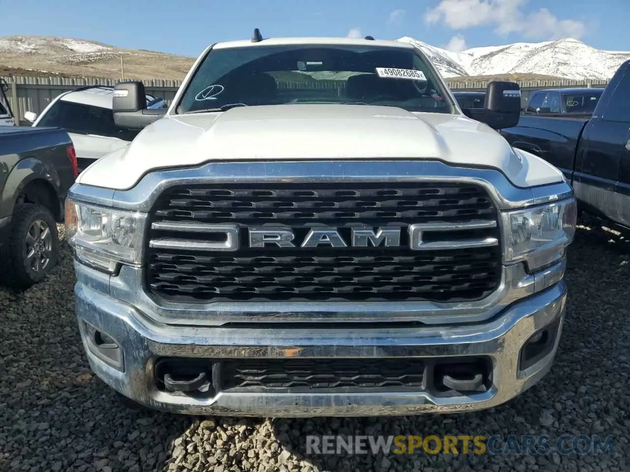 5 fotografías del automóvil dañado 3C6UR5JL3PG514404 RAM 2500 2023