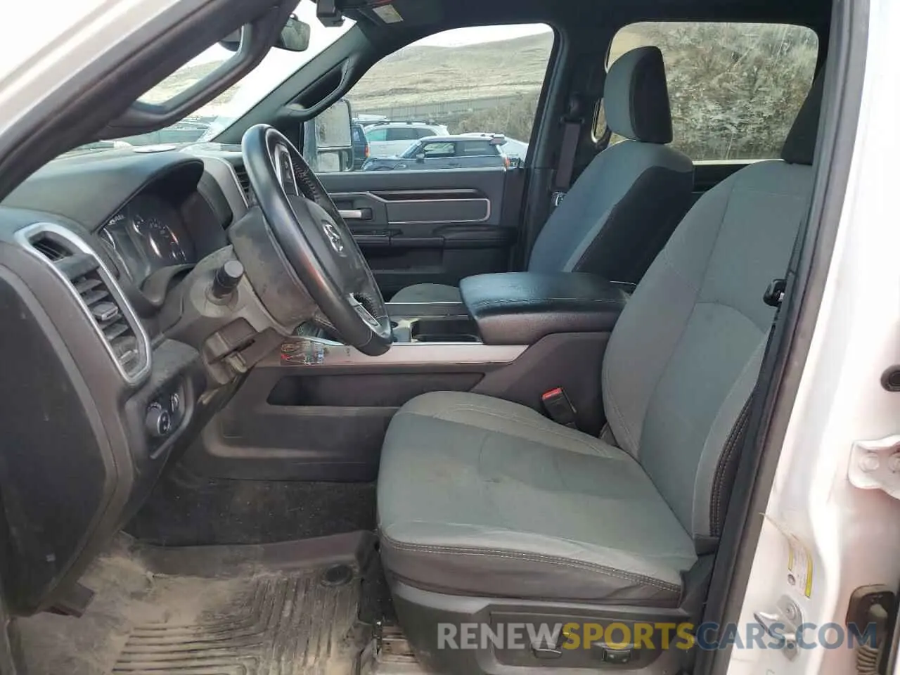 7 fotografías del automóvil dañado 3C6UR5JL3PG514404 RAM 2500 2023