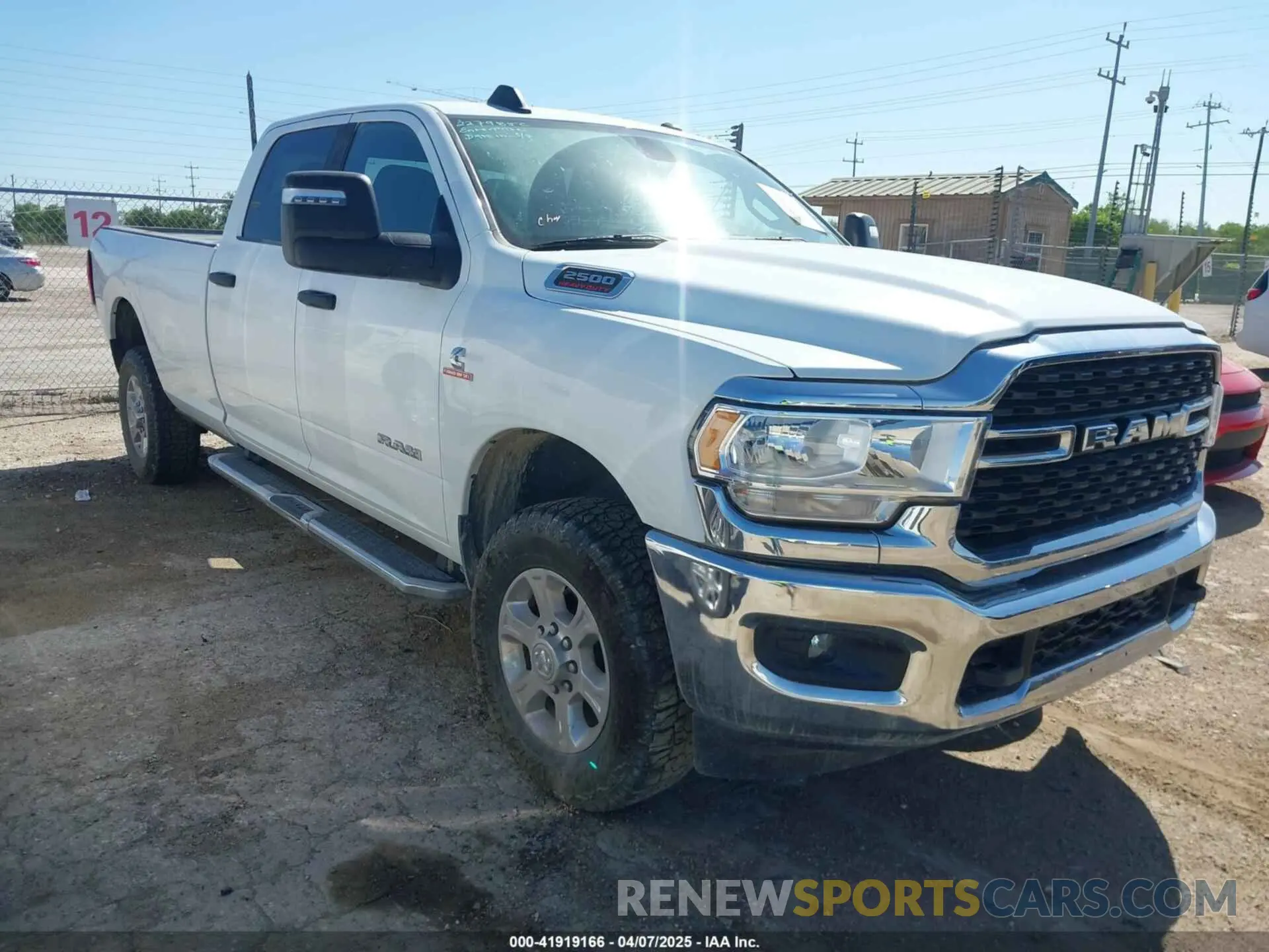 1 fotografías del automóvil dañado 3C6UR5JL5PG610924 RAM 2500 2023