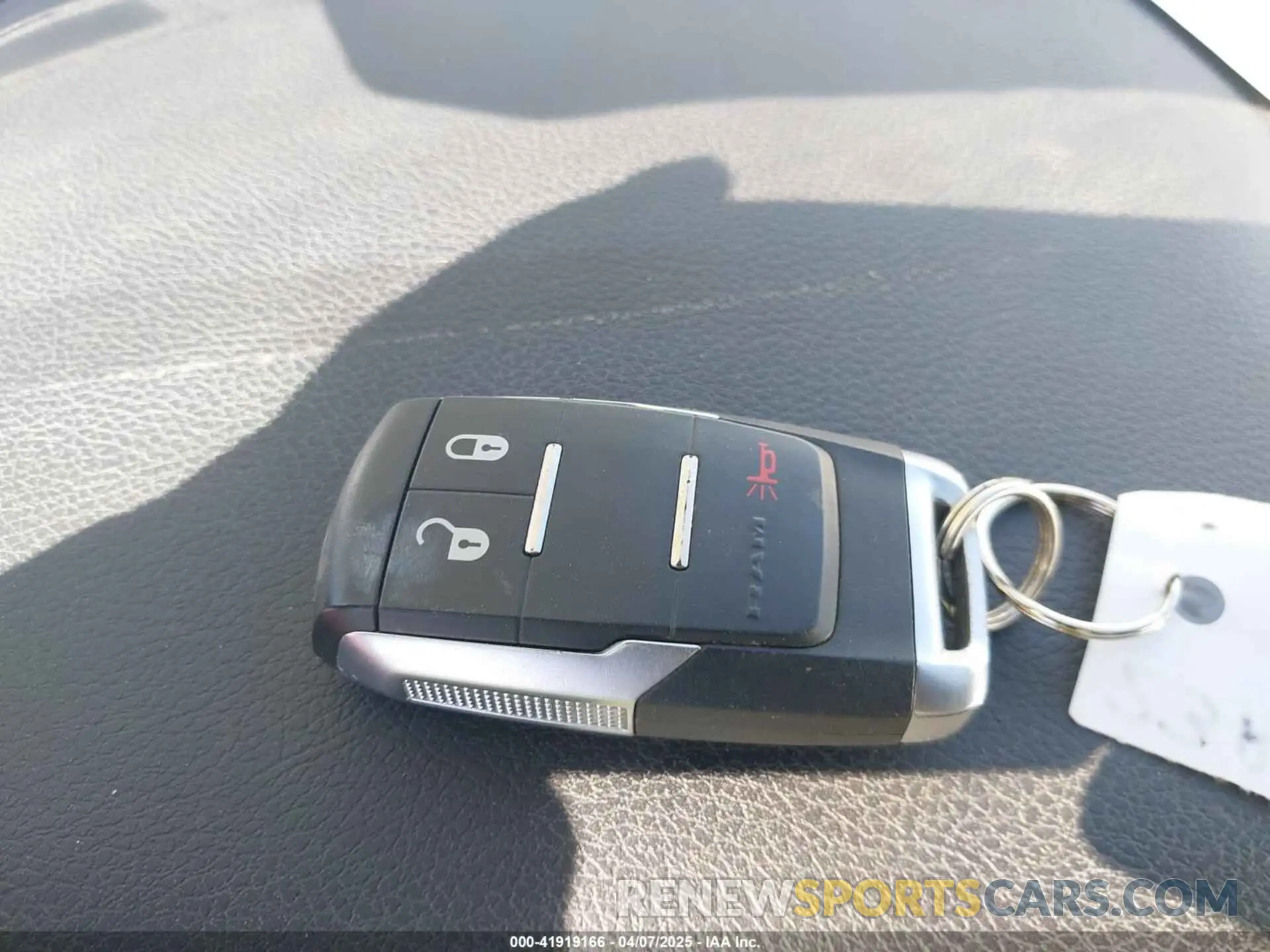 11 fotografías del automóvil dañado 3C6UR5JL5PG610924 RAM 2500 2023