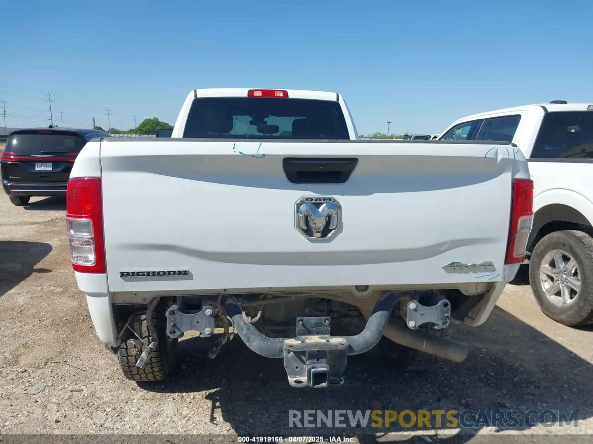 16 fotografías del automóvil dañado 3C6UR5JL5PG610924 RAM 2500 2023