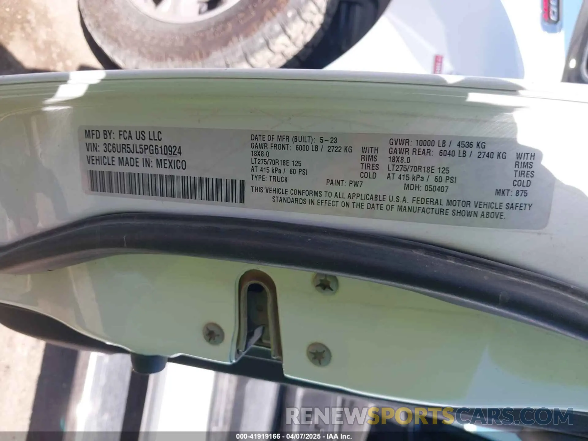 9 fotografías del automóvil dañado 3C6UR5JL5PG610924 RAM 2500 2023