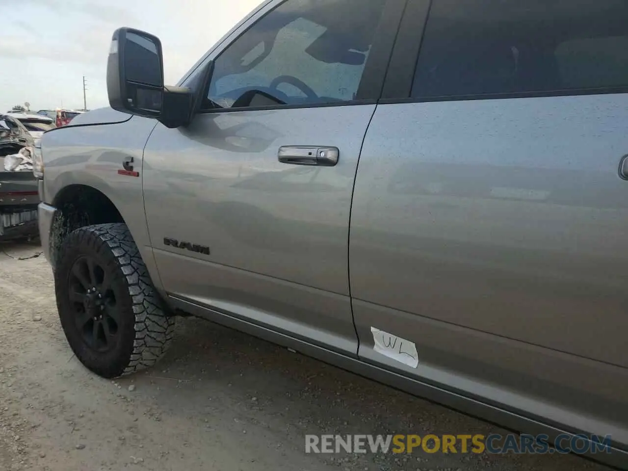 13 fotografías del automóvil dañado 3C6UR5NL0PG600540 RAM 2500 2023