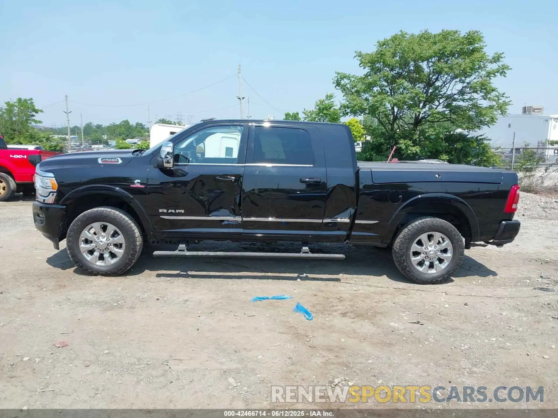 14 fotografías del automóvil dañado 3C6UR5TLXPG563595 RAM 2500 2023