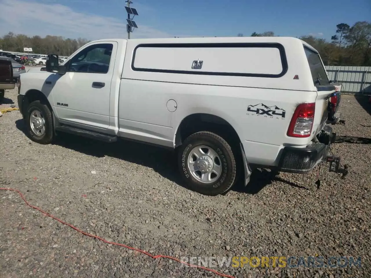 2 fotografías del automóvil dañado 3C6MR5AJ2RG251257 RAM 2500 2024