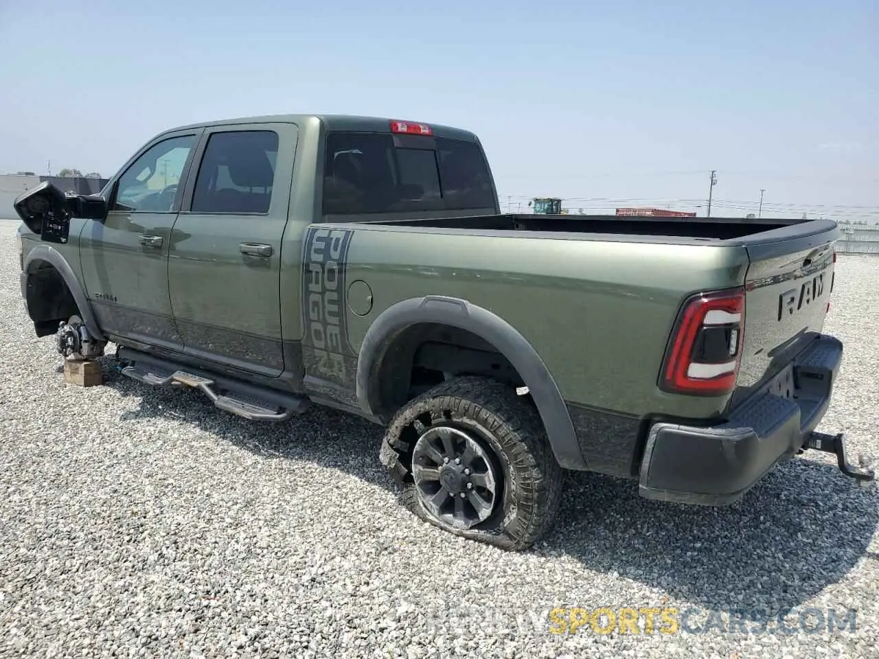 2 fotografías del automóvil dañado 3C6TR5EJXRG212664 RAM 2500 2024