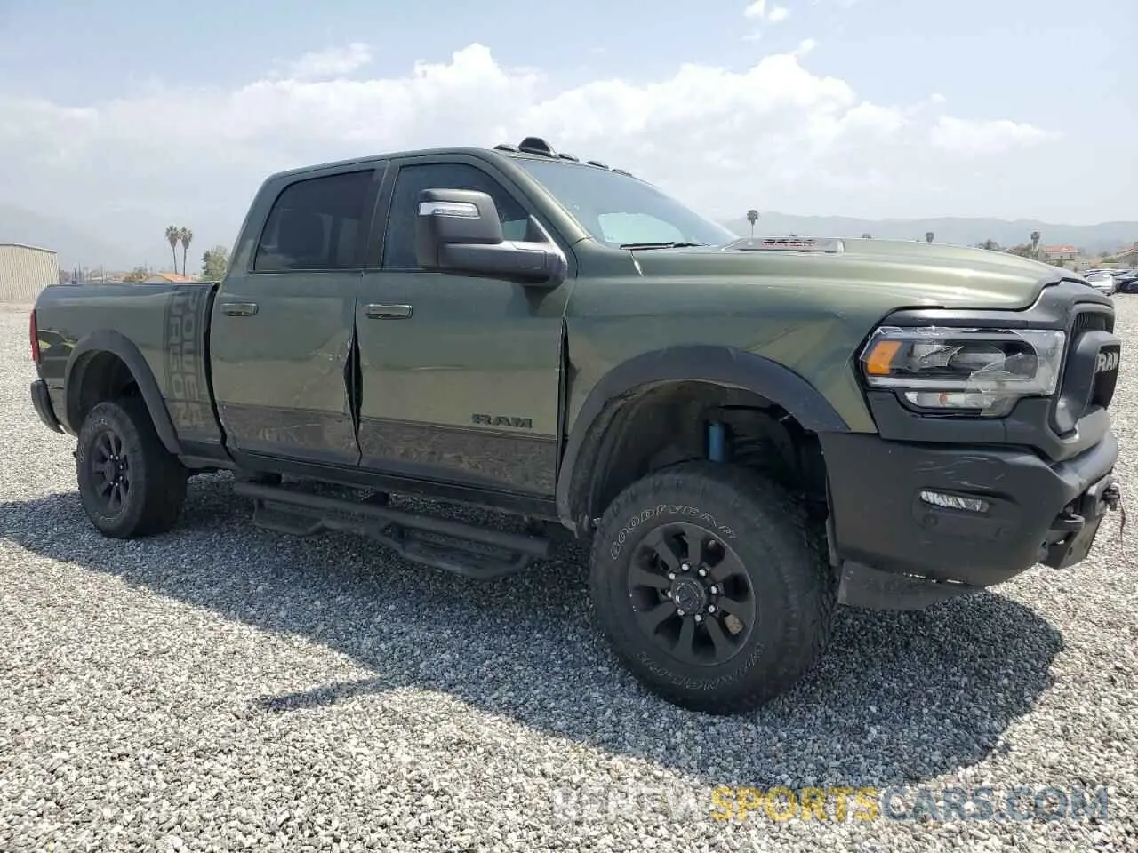 4 fotografías del automóvil dañado 3C6TR5EJXRG212664 RAM 2500 2024