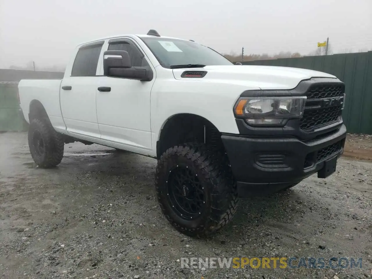 4 fotografías del automóvil dañado 3C6UR5CJ8RG169028 RAM 2500 2024