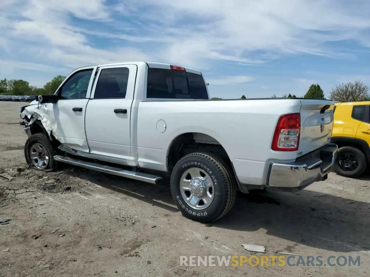 2 fotografías del automóvil dañado 3C6UR5CJXRG315185 RAM 2500 2024