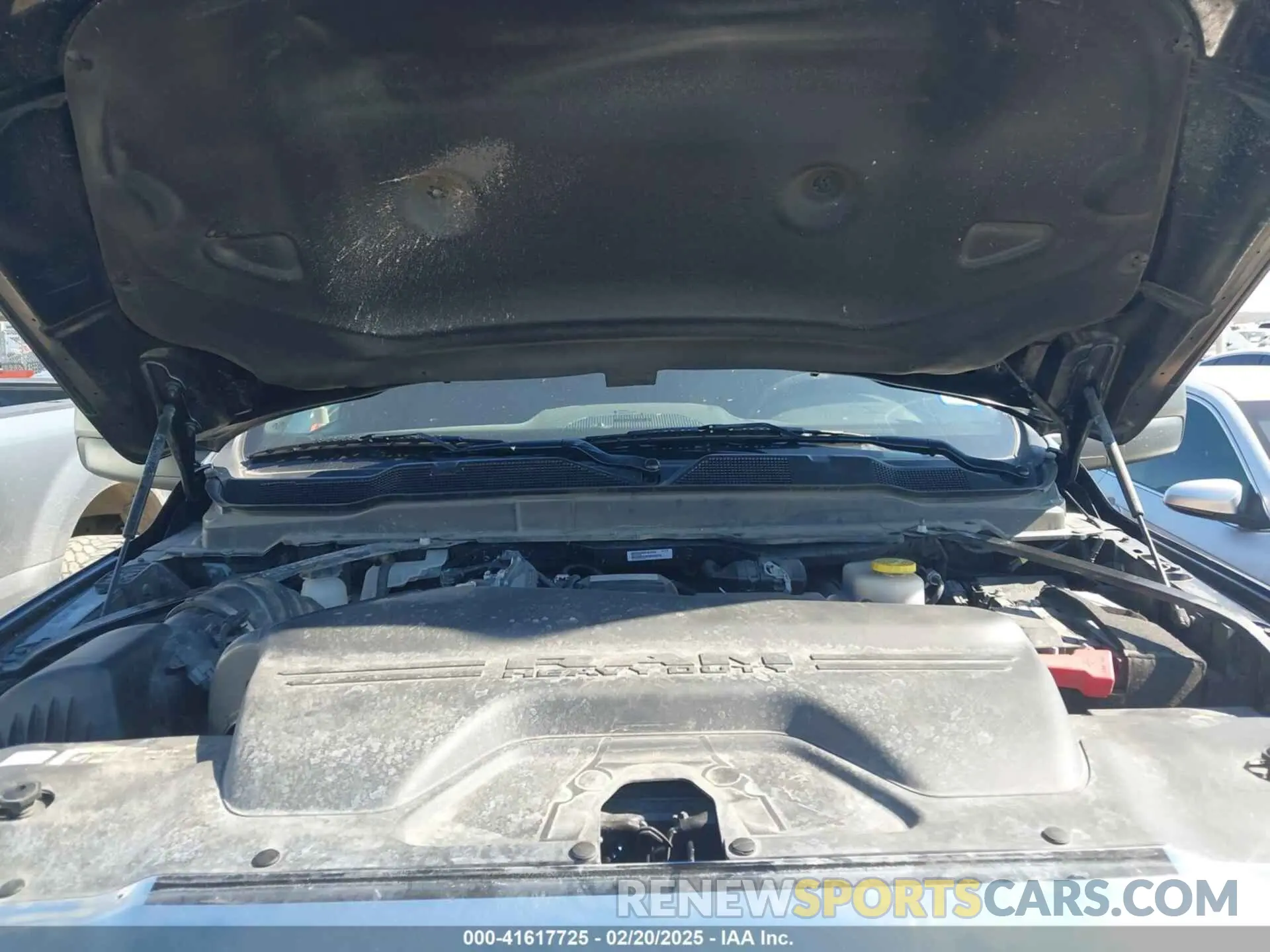 10 fotografías del automóvil dañado 3C6UR5CL0RG264829 RAM 2500 2024
