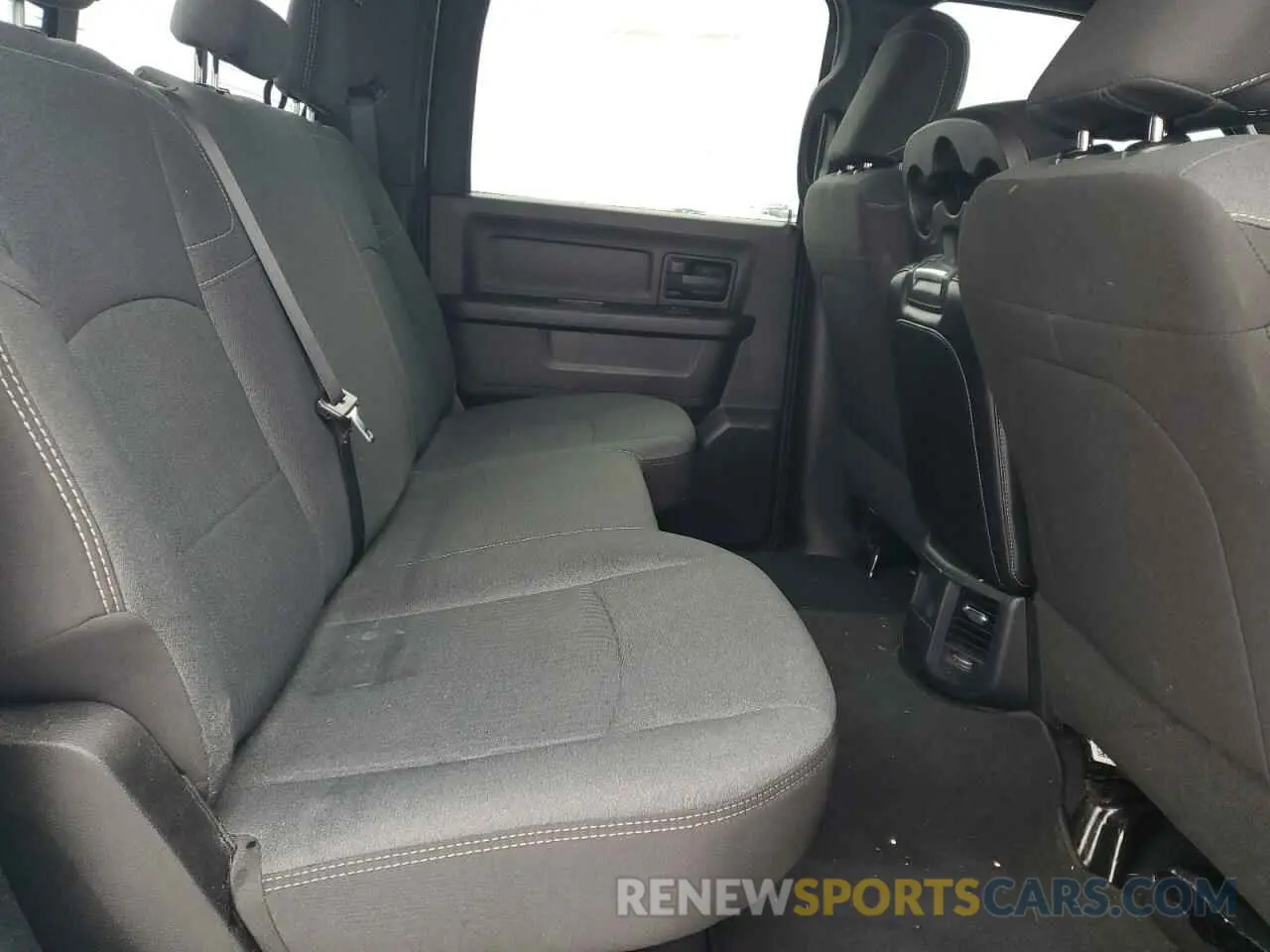 10 fotografías del automóvil dañado 3C6UR5CL1RG221519 RAM 2500 2024
