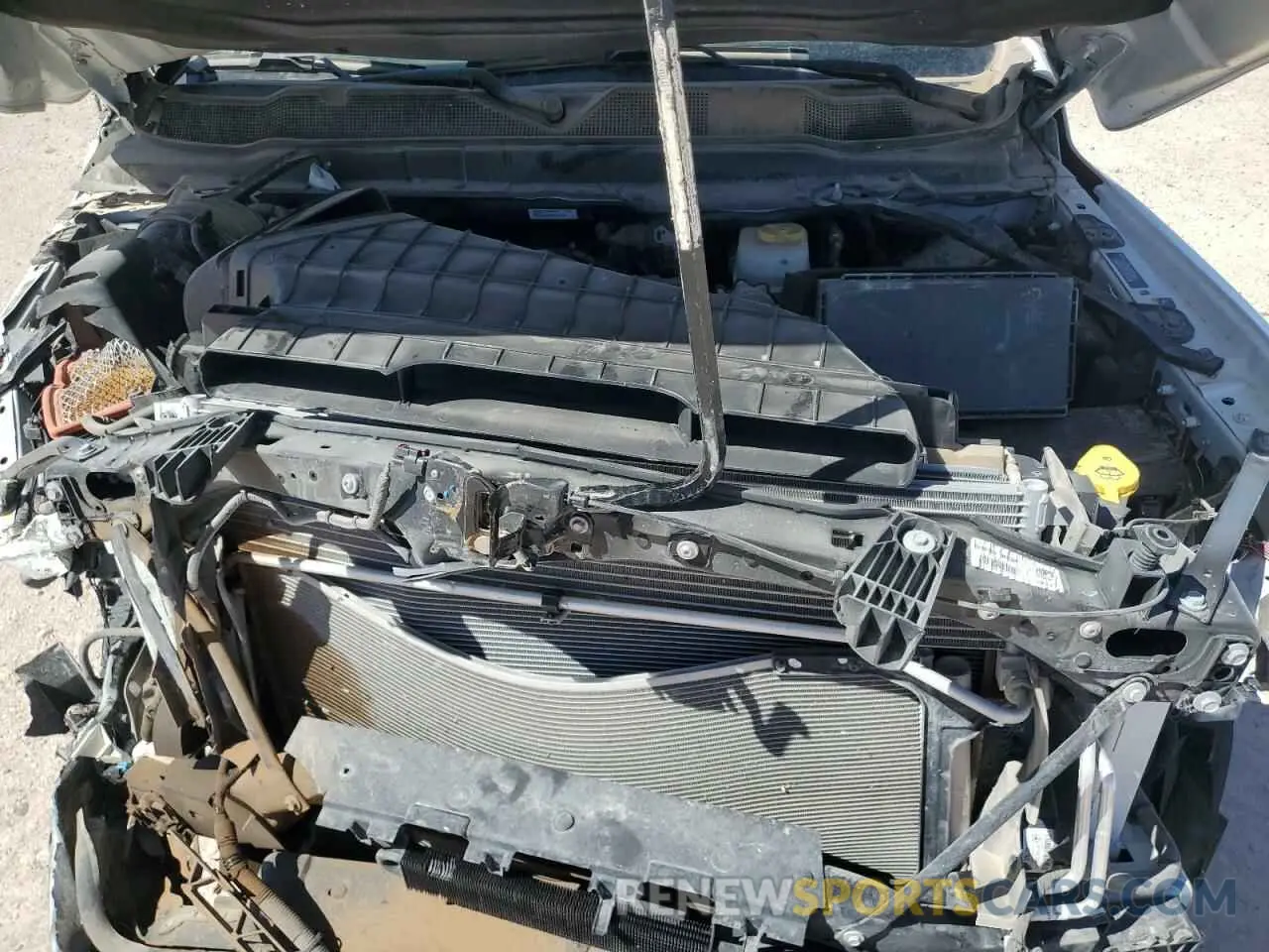 13 fotografías del automóvil dañado 3C6UR5CL4RG253364 RAM 2500 2024