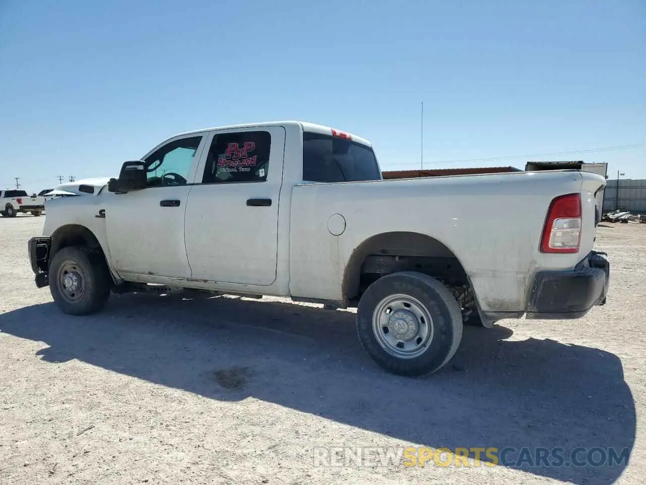 2 fotografías del automóvil dañado 3C6UR5CL4RG253364 RAM 2500 2024