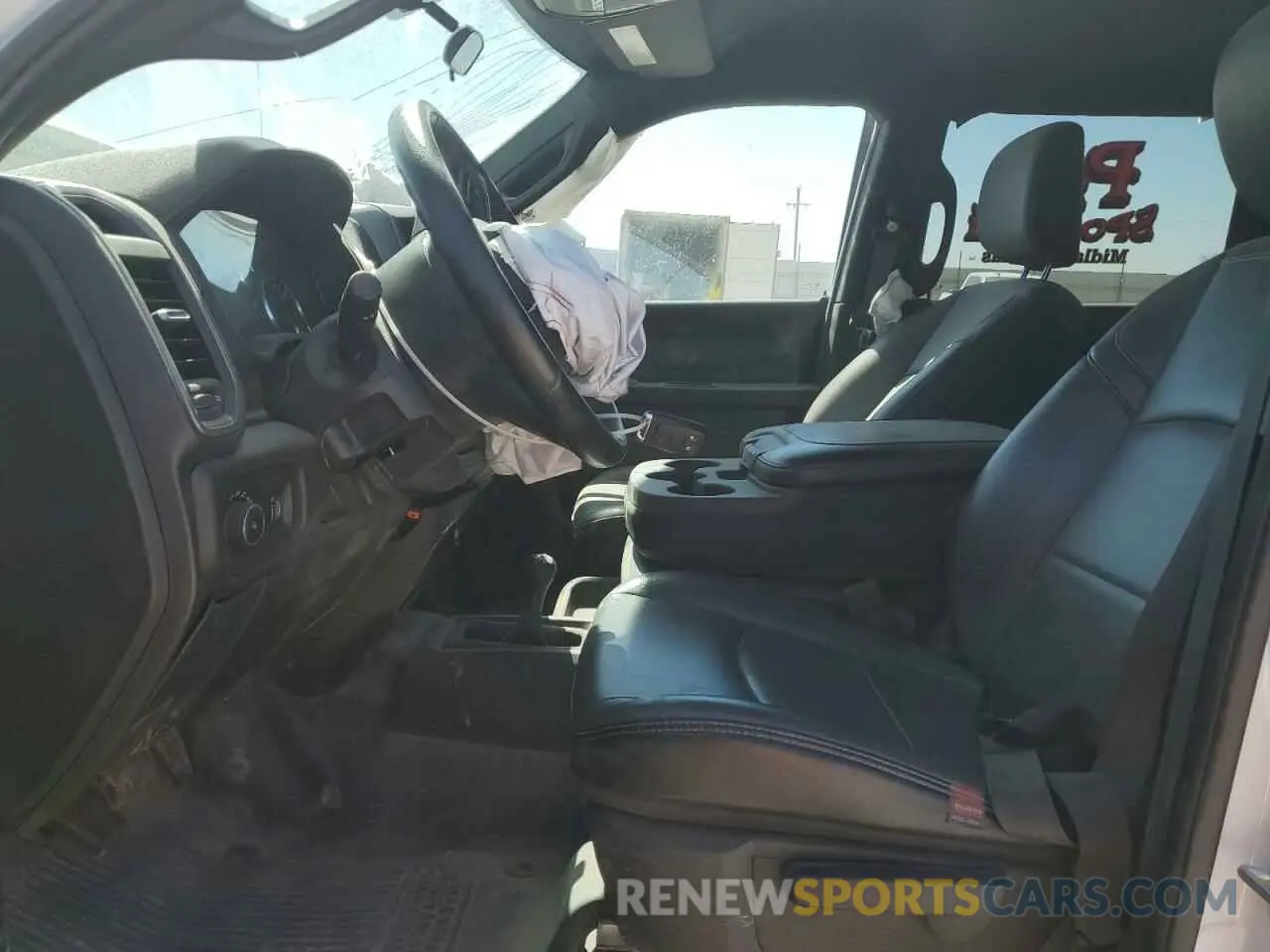 7 fotografías del automóvil dañado 3C6UR5CL4RG253364 RAM 2500 2024