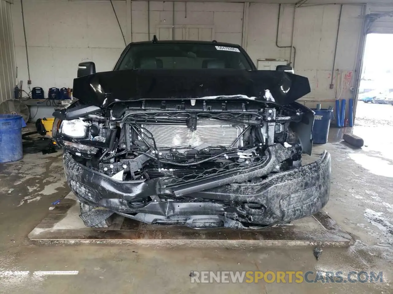 5 fotografías del automóvil dañado 3C6UR5CL4RG375481 RAM 2500 2024