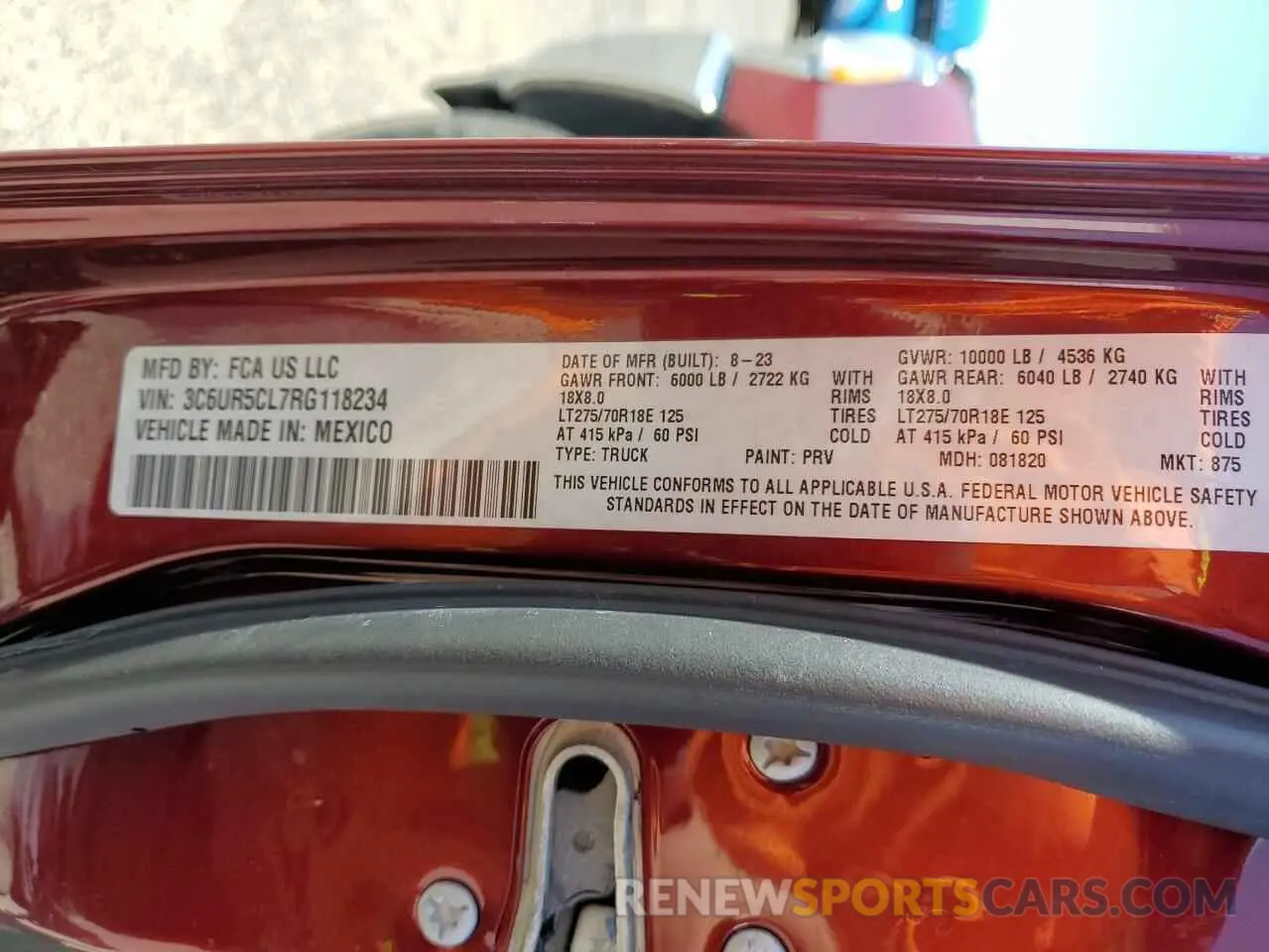 12 fotografías del automóvil dañado 3C6UR5CL7RG118234 RAM 2500 2024