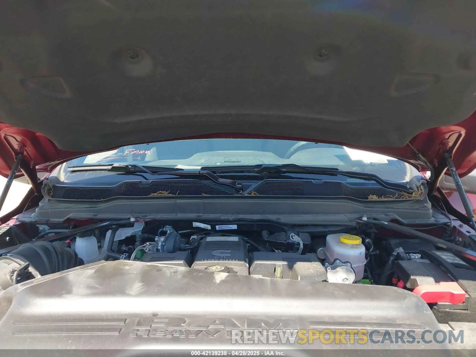 10 fotografías del automóvil dañado 3C6UR5CL7RG363146 RAM 2500 2024