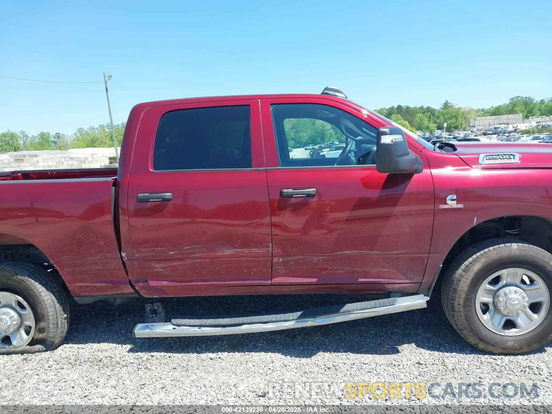13 fotografías del automóvil dañado 3C6UR5CL7RG363146 RAM 2500 2024