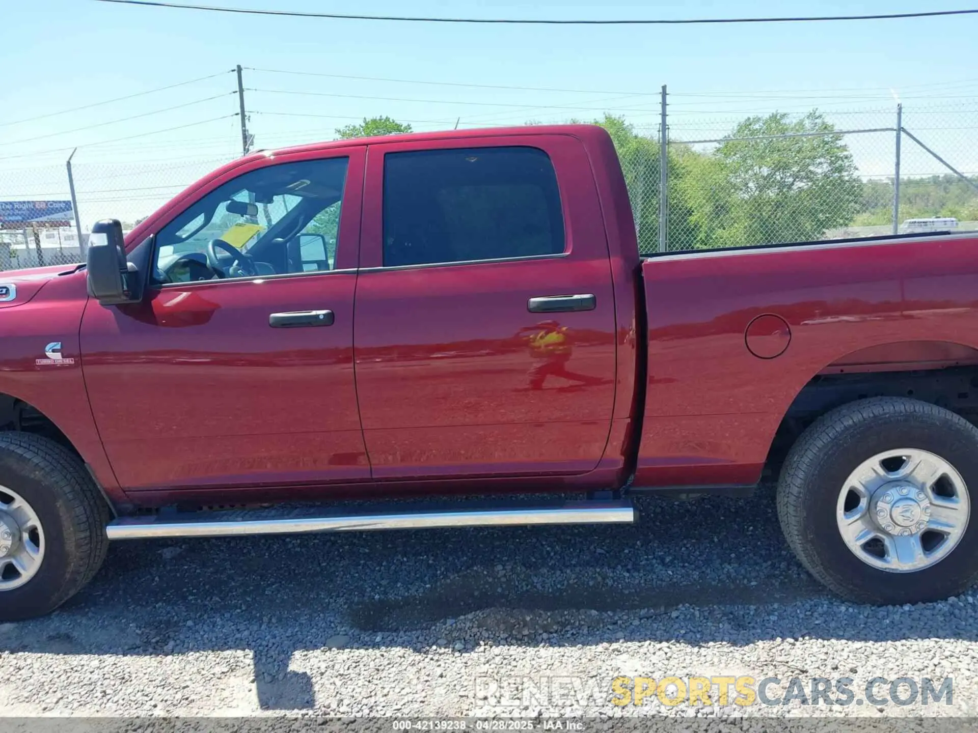 14 fotografías del automóvil dañado 3C6UR5CL7RG363146 RAM 2500 2024