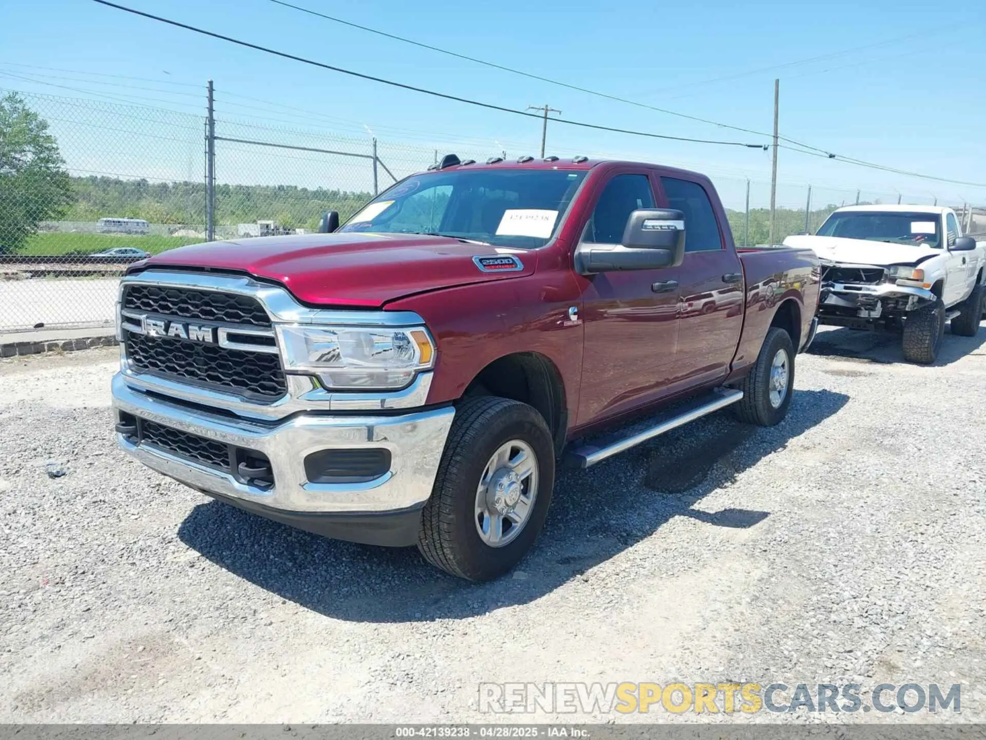 2 fotografías del automóvil dañado 3C6UR5CL7RG363146 RAM 2500 2024