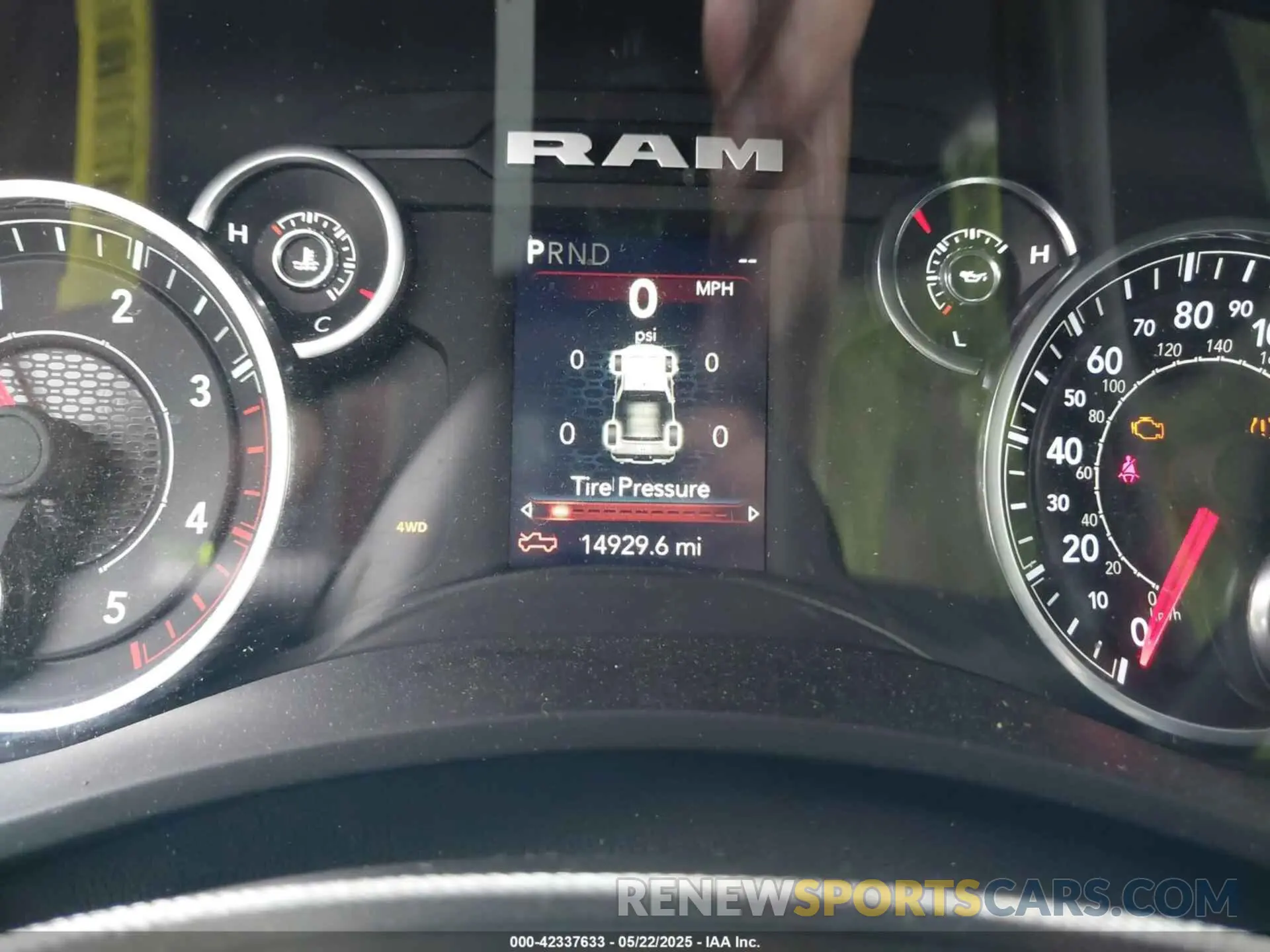 7 fotografías del automóvil dañado 3C6UR5CL9RG234339 RAM 2500 2024