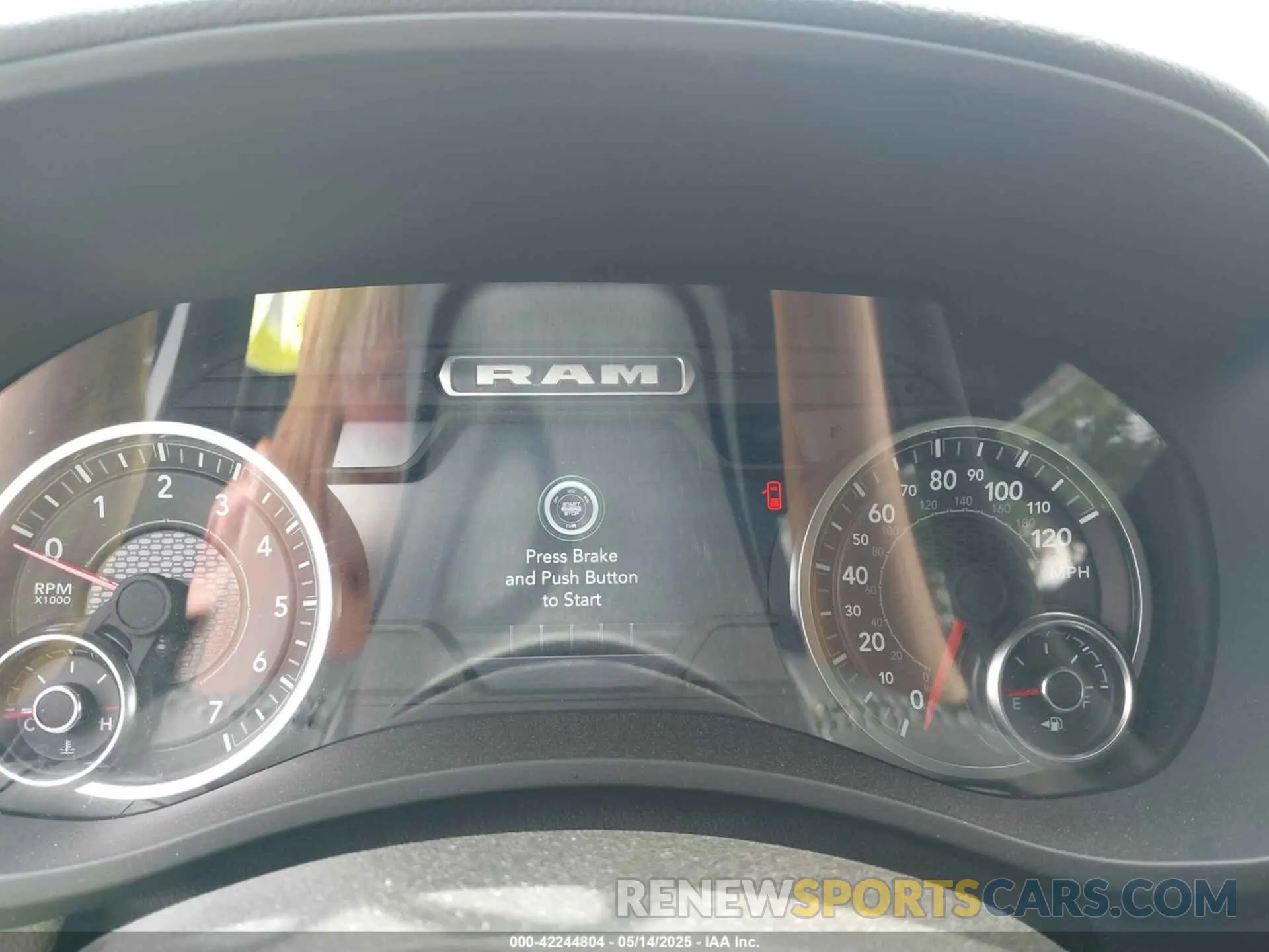 7 fotografías del automóvil dañado 3C6UR5DJ1RG186140 RAM 2500 2024