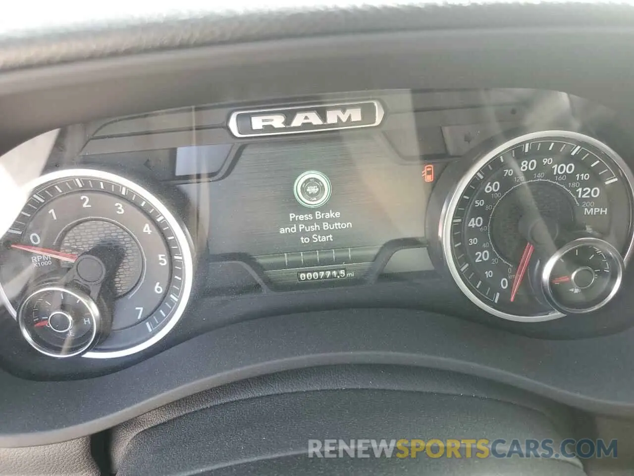 9 fotografías del automóvil dañado 3C6UR5DJ1RG401063 RAM 2500 2024