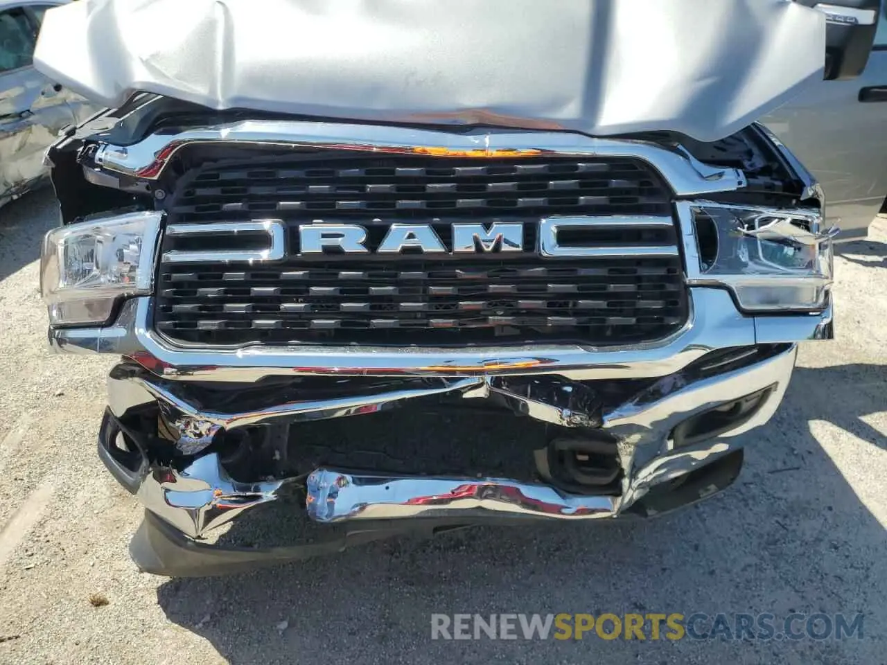11 fotografías del automóvil dañado 3C6UR5DJ2RG354836 RAM 2500 2024