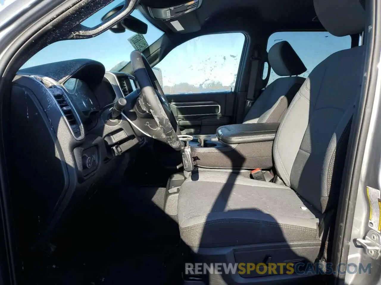 7 fotografías del automóvil dañado 3C6UR5DJ2RG386072 RAM 2500 2024