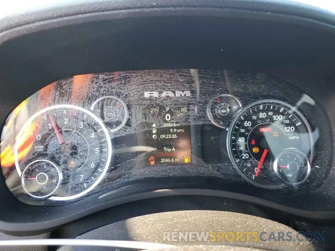 9 fotografías del automóvil dañado 3C6UR5DJ2RG386072 RAM 2500 2024