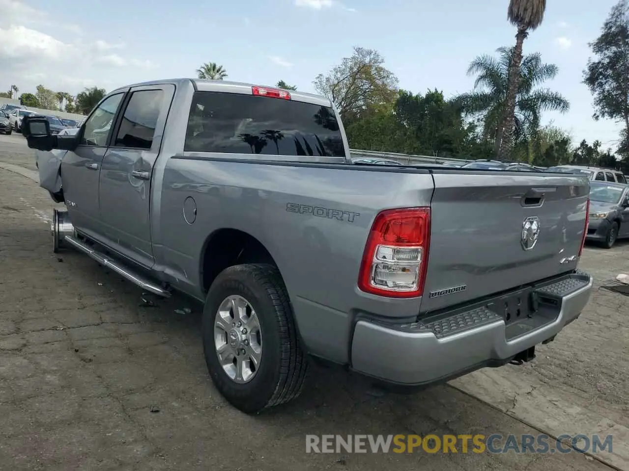 2 fotografías del automóvil dañado 3C6UR5DJ3RG386856 RAM 2500 2024