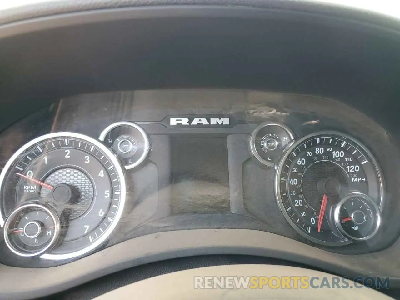 9 fotografías del automóvil dañado 3C6UR5DJ6RG175800 RAM 2500 2024