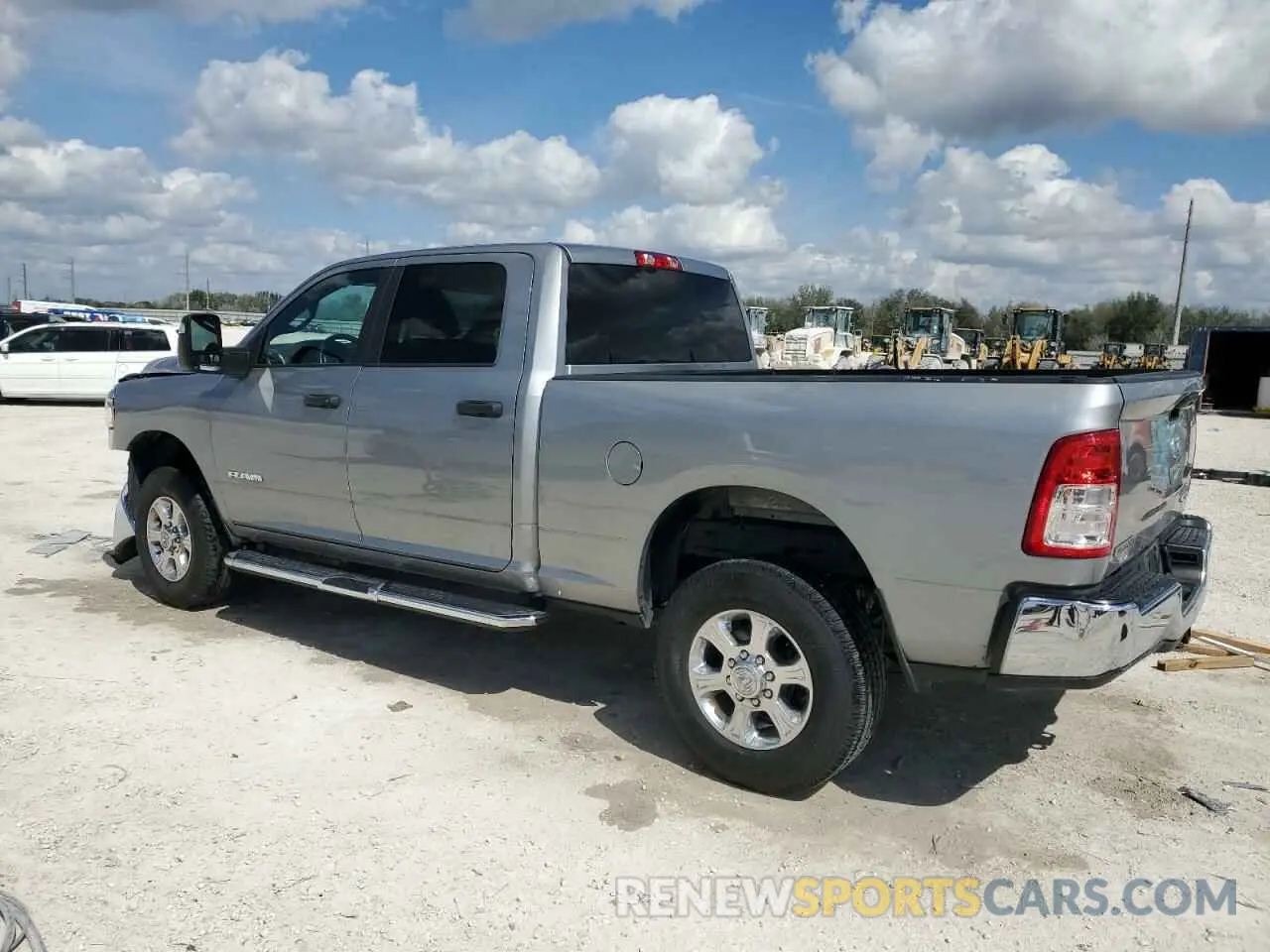 2 fotografías del automóvil dañado 3C6UR5DJ6RG303243 RAM 2500 2024