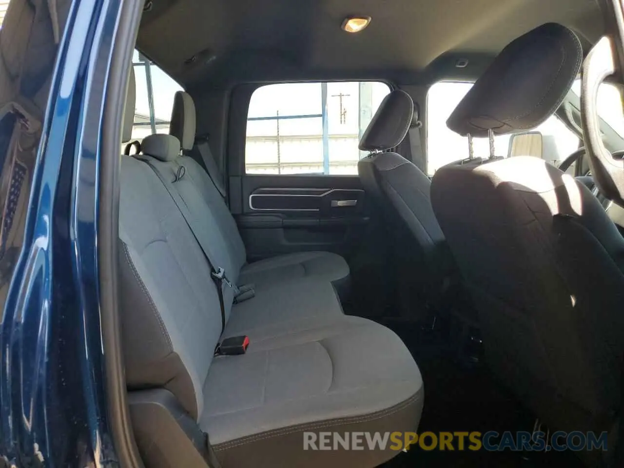 10 fotografías del automóvil dañado 3C6UR5DJ6RG342608 RAM 2500 2024