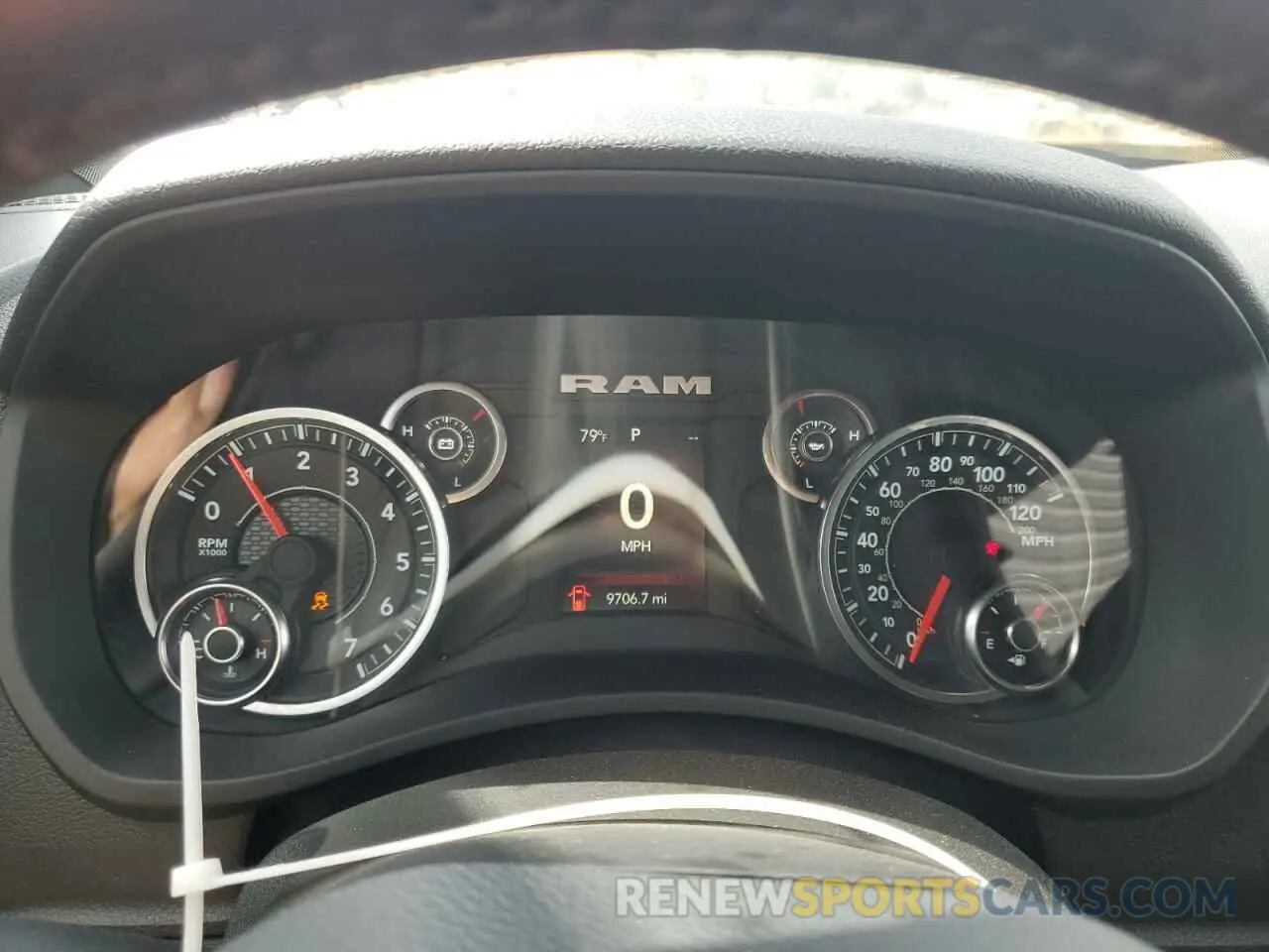 9 fotografías del automóvil dañado 3C6UR5DJ6RG385894 RAM 2500 2024