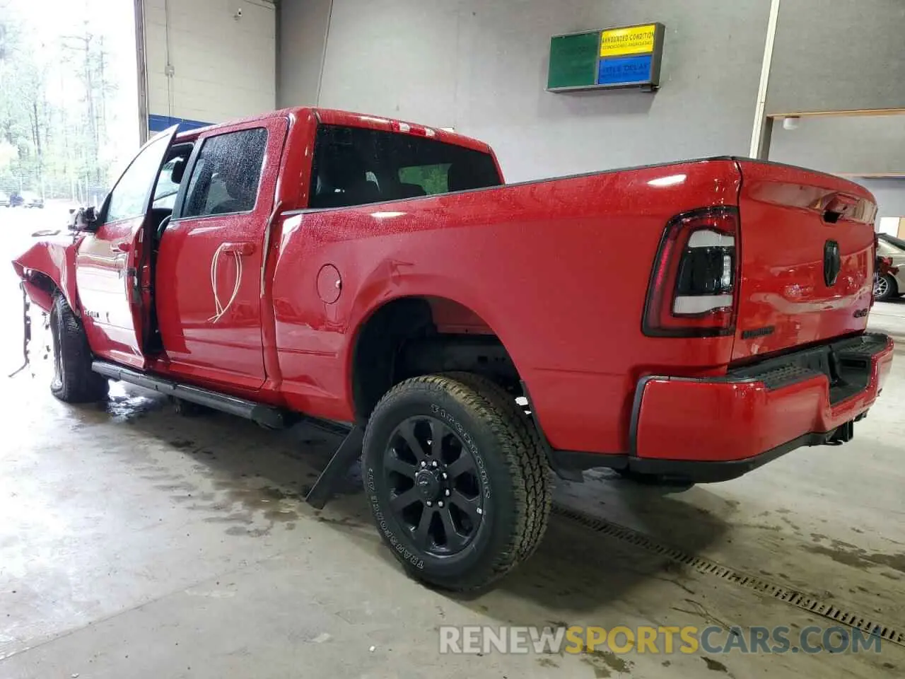 2 fotografías del automóvil dañado 3C6UR5DJ6RG397057 RAM 2500 2024