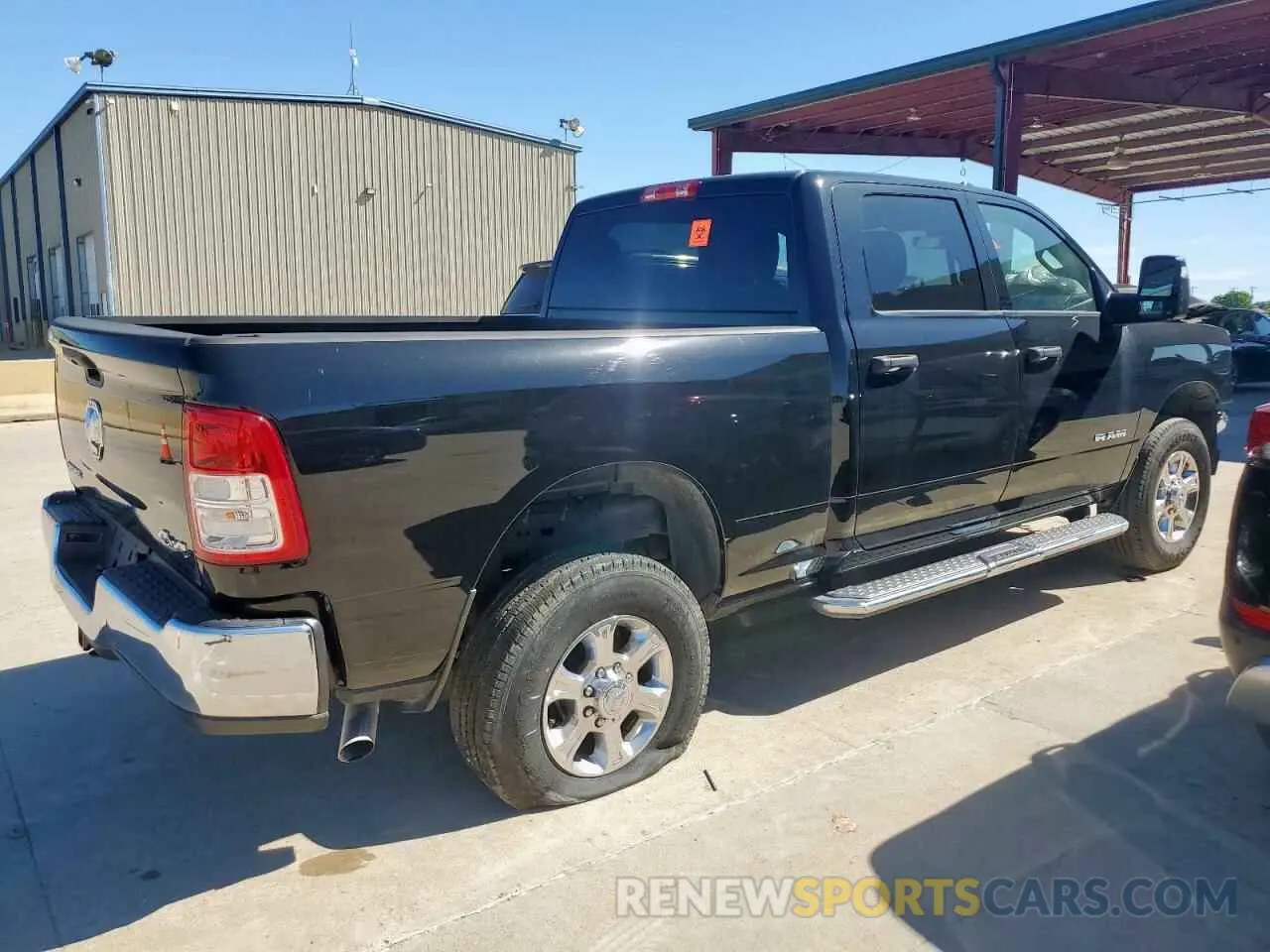 3 fotografías del automóvil dañado 3C6UR5DJ7RG322626 RAM 2500 2024