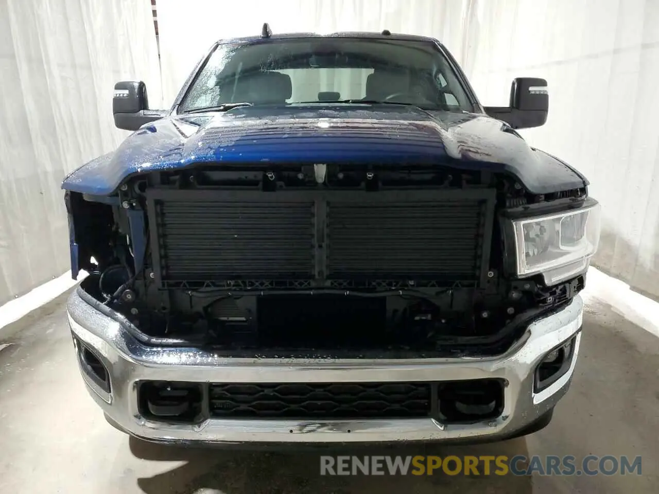 5 fotografías del automóvil dañado 3C6UR5DJ9RG323857 RAM 2500 2024