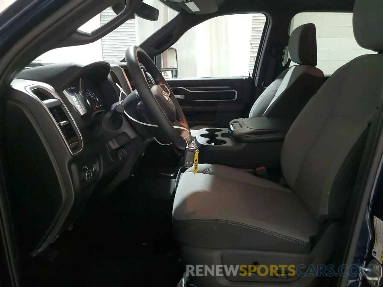 7 fotografías del automóvil dañado 3C6UR5DJ9RG323857 RAM 2500 2024