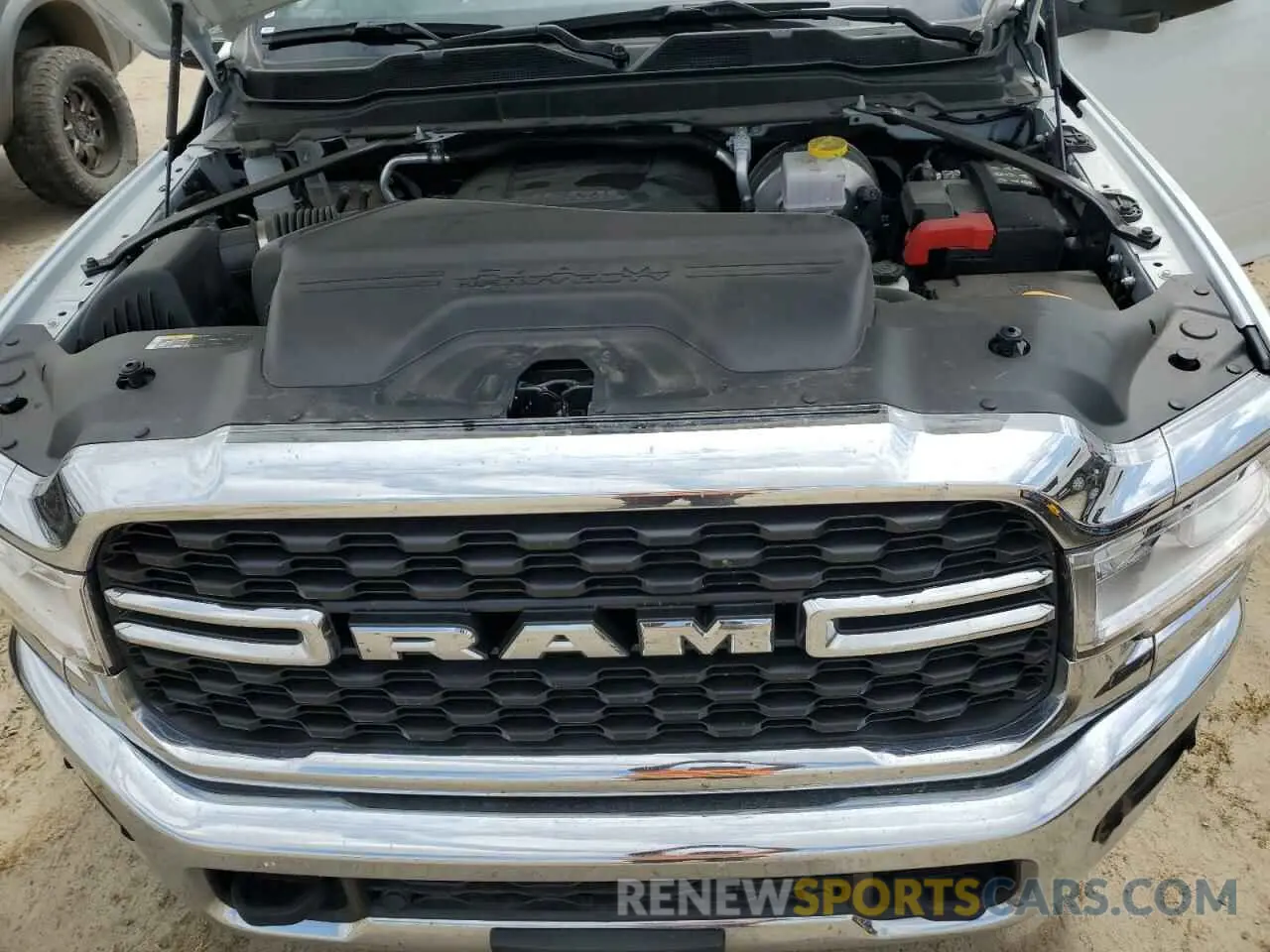 11 fotografías del automóvil dañado 3C6UR5DJ9RG385825 RAM 2500 2024