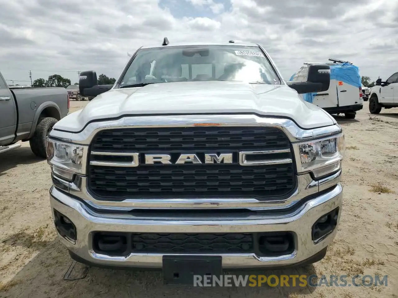 5 fotografías del automóvil dañado 3C6UR5DJ9RG385825 RAM 2500 2024