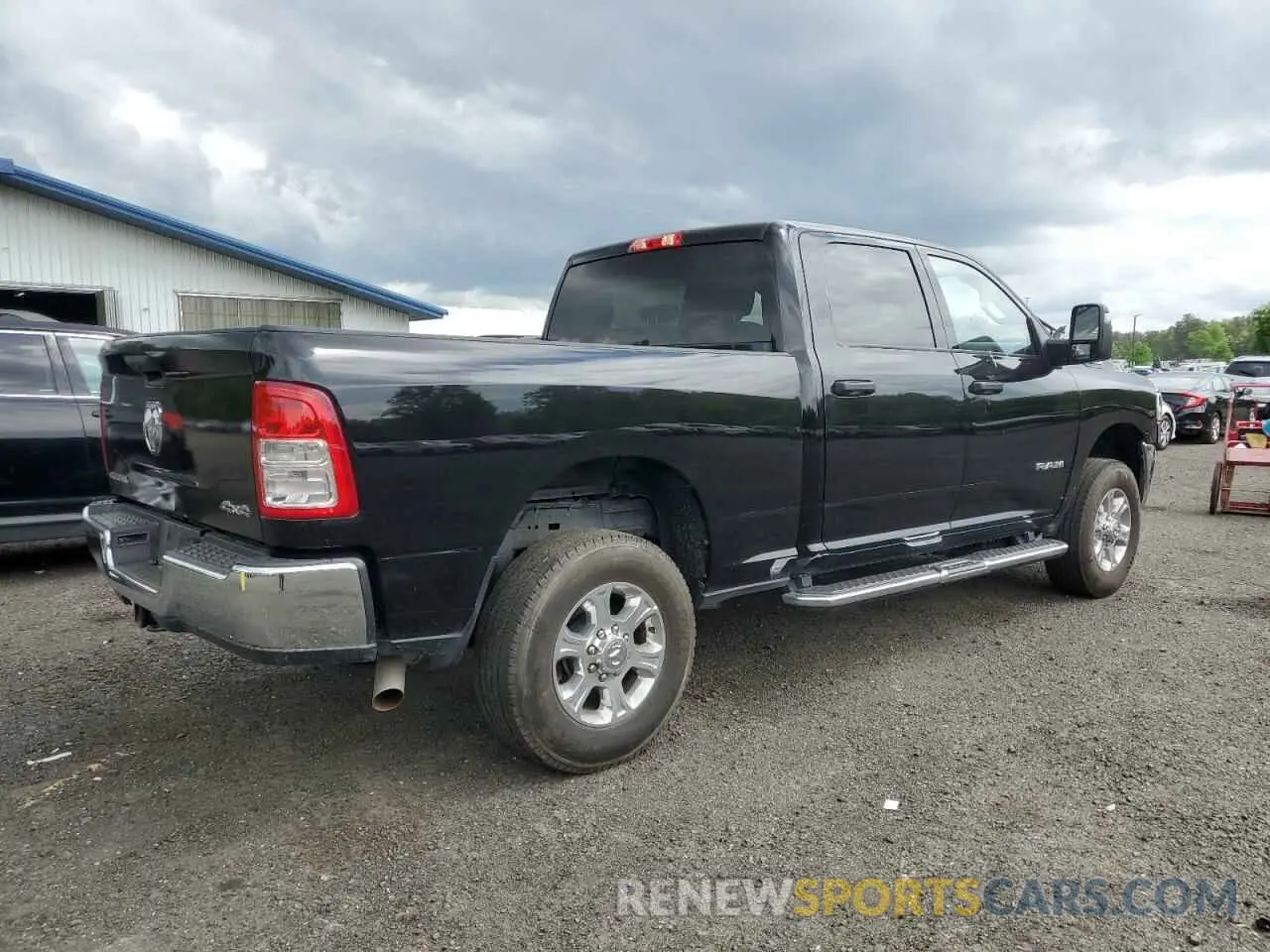 3 fotografías del automóvil dañado 3C6UR5DJXRG249736 RAM 2500 2024